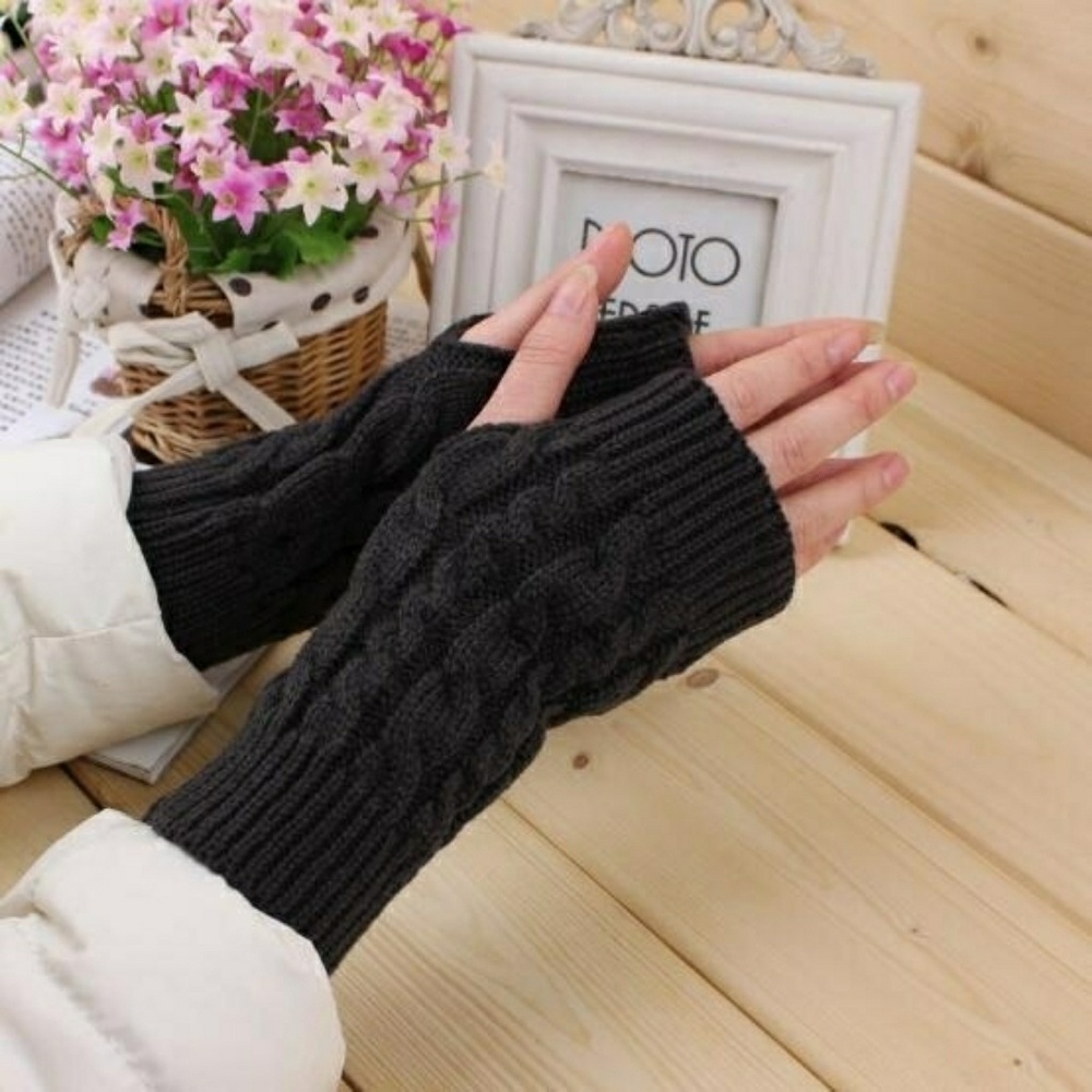 NWT Women Hand Gloves